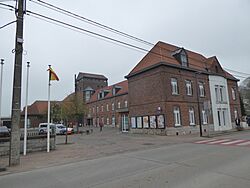 Bléharies.- Maison communale de Brunehaut.jpg