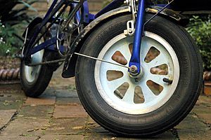 Archivo:Bootie bicycle frunt wheel balloon tyre bootiebike com