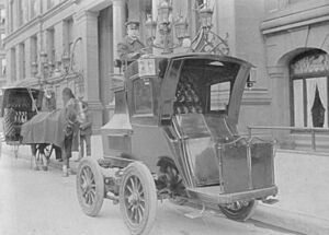 Archivo:Bundesarchiv Bild 183-1990-1126-500, Kraftdroschke