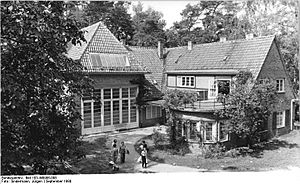 Archivo:Bundesarchiv Bild 183-W0906-008, Güstrow, Ernst-Barlach-Gedenkstätte
