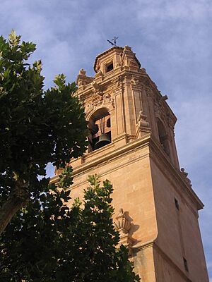 Archivo:CampanarioBasilicaAspe