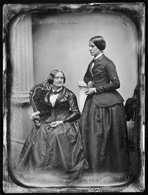 Archivo:Charlotte Cushman & Matilda Hays, ca. 1855