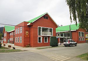 Archivo:Edificio Ilustre Municipalidad de Contulmo