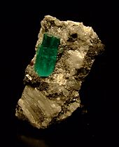 Archivo:Emerald crystal muzo colombia