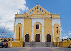 Fachada de la Parroquia San Francisco de Asís; Hunucmá, Yucatán.jpg