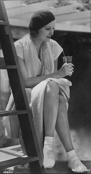 Archivo:Greta Garbo Ross-Verlag 4696 (cropped)