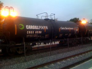 Archivo:High fructose corn syrup tanker