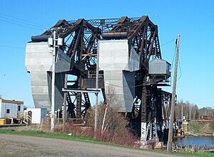 Archivo:Jackknife Bascule Bridge Thunder Bay Ontario