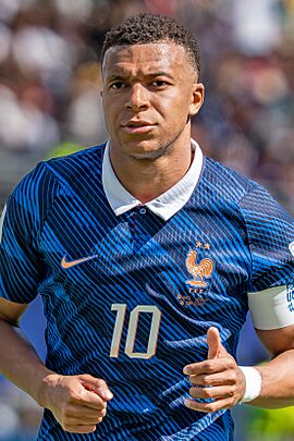 Archivo:Kylian Mbappe France v Senegal 16 June 2026-391 (cropped)