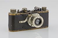 Archivo:LEI0060 186 Leica I Sn.5193 1927 Originalzustand Front-2 FS-15