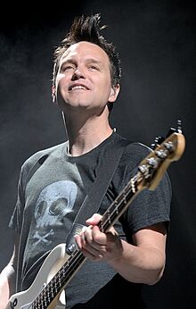 MarkHoppusliveInMontreal2011.jpg