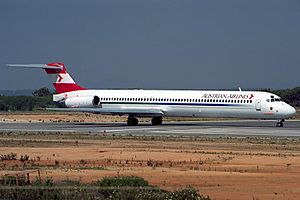 Archivo:McDonnell Douglas MD-83, Austrian Airlines JP6152668