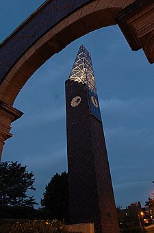 Archivo:Memorial-tower