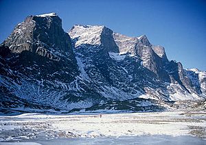 Archivo:Mount Odin snow and ice