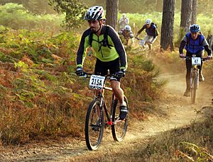 Archivo:Mountain-bike-racing