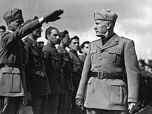 Archivo:Mussolini truppe Etiopia