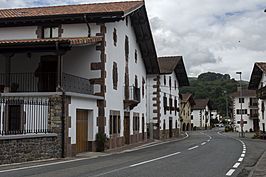 Oronoz-mugaire 2016001.jpg