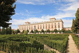 Archivo:Palacio del Infante don Luis (Boadilla del Monte) 01a