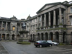 Archivo:Parliament House, Edinburgh