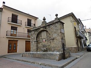 Archivo:Plaza del Járiz, municipio de El Toro (Castellón, España)