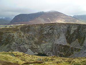 Archivo:Slate quarry near Penygroes