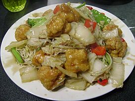 Tallarin saltado con pollo en trozos 28042010.JPG