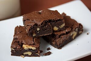 Archivo:Ultimate Vegan Brownies with walnuts, mjune 2010