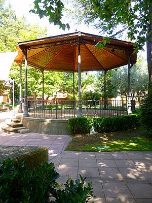 Archivo:Valencia de Don Juan - Parque Féliz Rodríguez de la Fuente 06