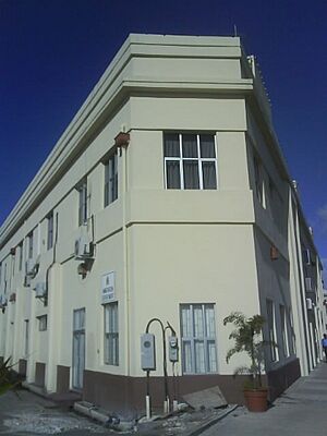 Archivo:Barbados Immigration Department-002