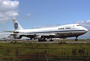 Archivo:Boeing 747-121, Pan Am JP5894156