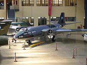 Archivo:Canberra B-109 Museo Moron