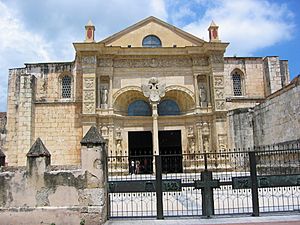 Archivo:Catedral Primada - exterior