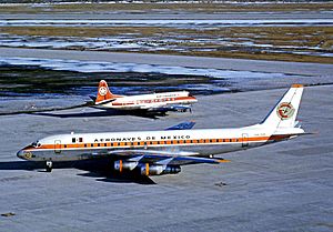 Archivo:Douglas DC-8-51 XA-SID Aeronaves TOR 26.03.71 edited-3