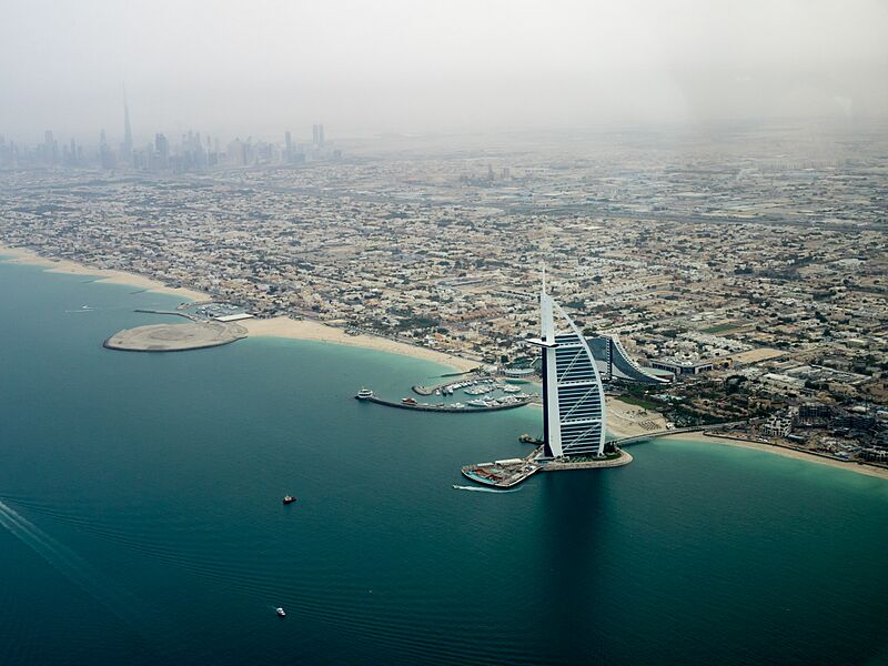 Dubai coastline (Unsplash aEiu9nilN c)