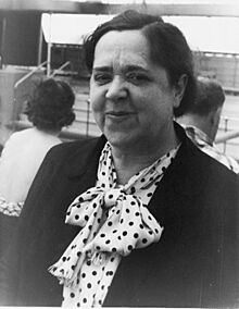Elsa Maxwell, on the Conte de Savoia, 1935.jpg