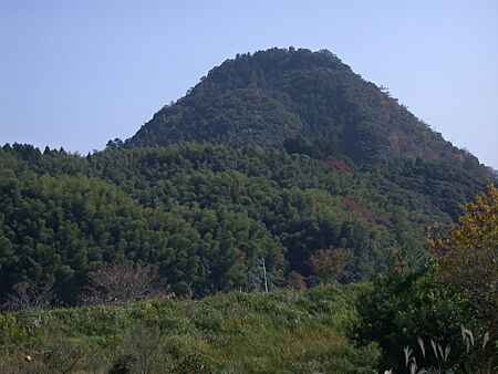 Archivo:Gassan Toda Castle Gassan