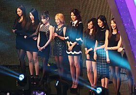 Archivo:Girls' Generation at the Seoul Music Awards in 2014 01