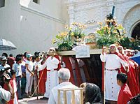 Archivo:Holy Week procession Comayagua Honduras (1)