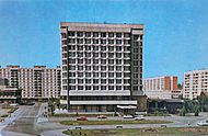 Archivo:Hotelul Trotus Gheorghe Gheorghiu-Dej (Onesti)