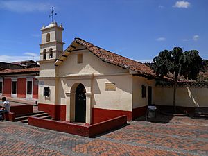 Archivo:Iglesia plaza del Chorro de Quevedo