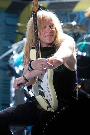 Archivo:Janick Gers @ Bluesfest July 6 2010