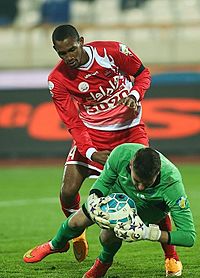 Archivo:Jerry Bengtson in playing for Persepolis