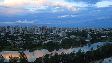 Archivo:Lago Igapó - Londrina