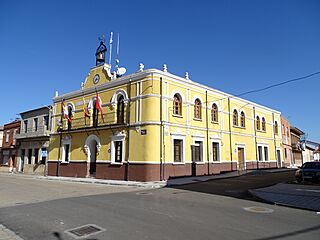 Matapozuelos 05 ayuntamiento by Ni.jpg