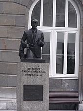 Archivo:Monumento a Plácido Álvarez-Buylla