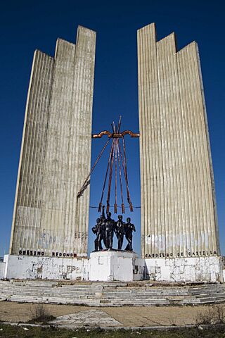 Monumento de Onésimo Redondo (Valladolid).jpg