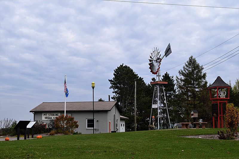 Archivo Mount Sterling, WI village hall and windmill