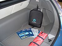 Archivo:Nissan Leaf Kofferraum mit Tasche Ladekabel Bild hell