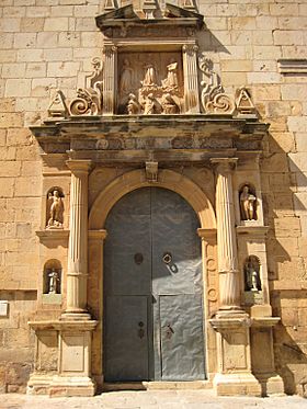 Portada església de les Useres.JPG