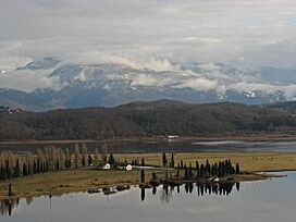 Archivo:Ridge view from pitsunda cape